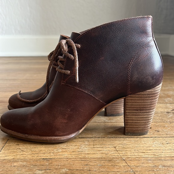 UGG Australia Chestnut Mackie Smooth Leather Boot women's size 9 - Picture 9 of 9